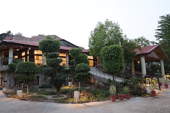 the roar resort
