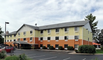 Super 8 Traverse City Mi,,2 star