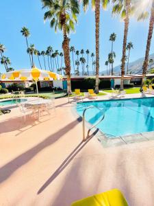 A Place In The Sun - Adults Only,Palm Springs>>Cathedral City,2.5 star