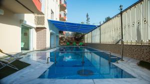 the villa 604 powered by look