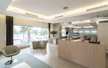 Suittes Hotel,,3 star