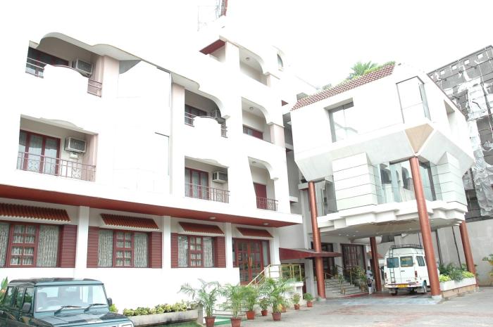 hotel gnanam