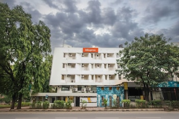 Fabhotel Kalyan, SAYAJIGUNJ, VADODARA,3 star