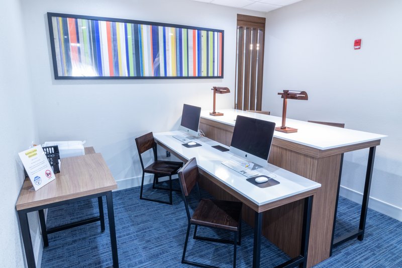 Holiday Inn Express Hotel & Suites Crestview, An Ihg Hotel,Florida>>Crestview,2.5 star