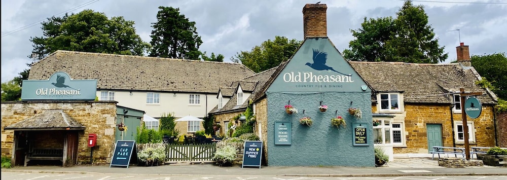 The Old Pheasant Hotel,Oakham>>Glaston,2.5 star