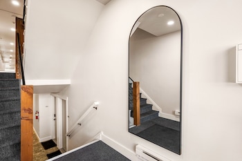 Aisling Suites-The Midtown,526 2Nd Ave N,2 star