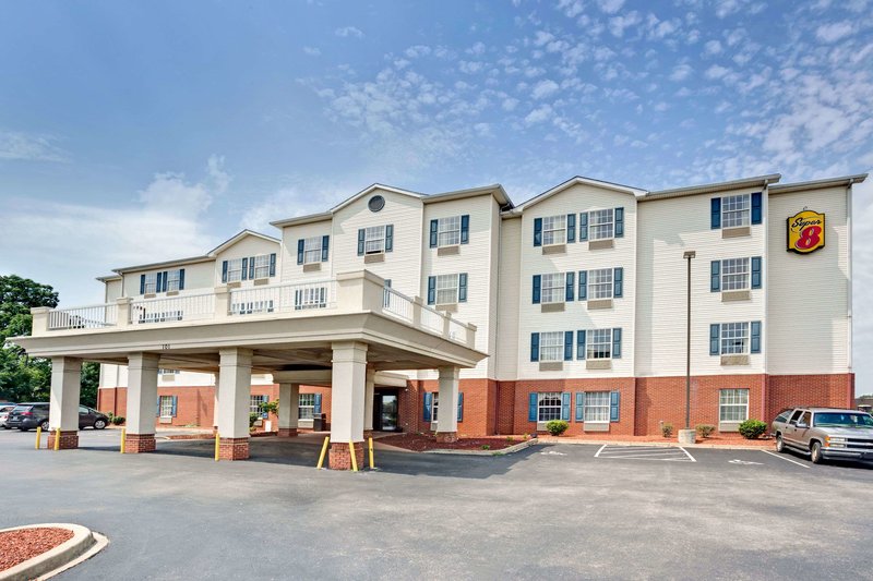 super 8 by wyndham louisville expo center