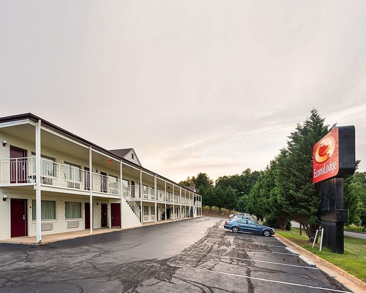 econo lodge lynchburg south