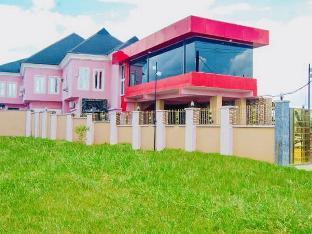 ama luxury suites