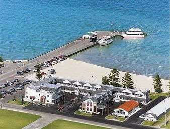 Days Inn By Wyndham Mackinaw City - Lakeview,Mackinaw City>>Cheboygan,2 star
