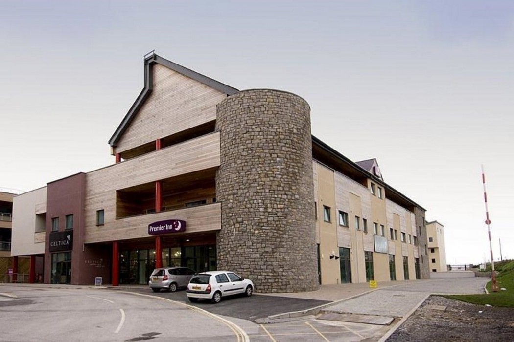 premier inn caernarfon