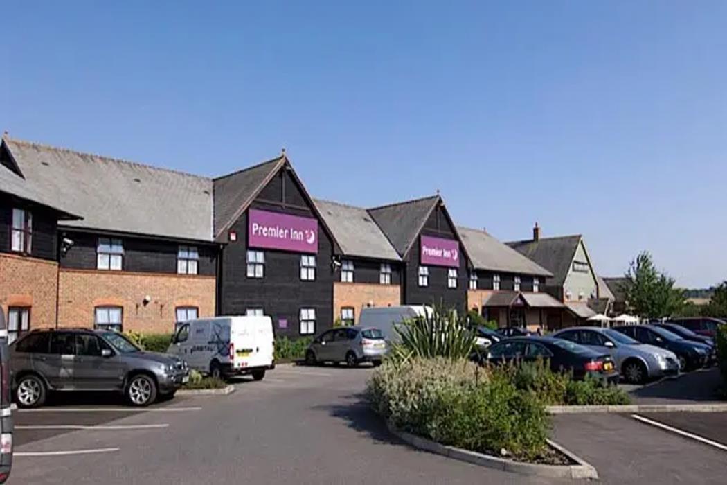 premier inn salisbury north bishopdown