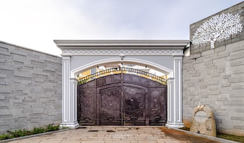 ar phalazzo resort and banquets