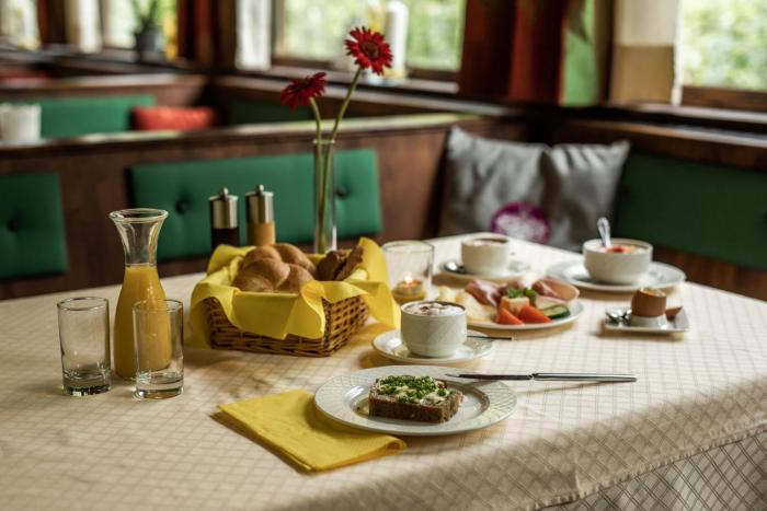 Hotel Obermayr,Ebenau>>Attersee,3 star