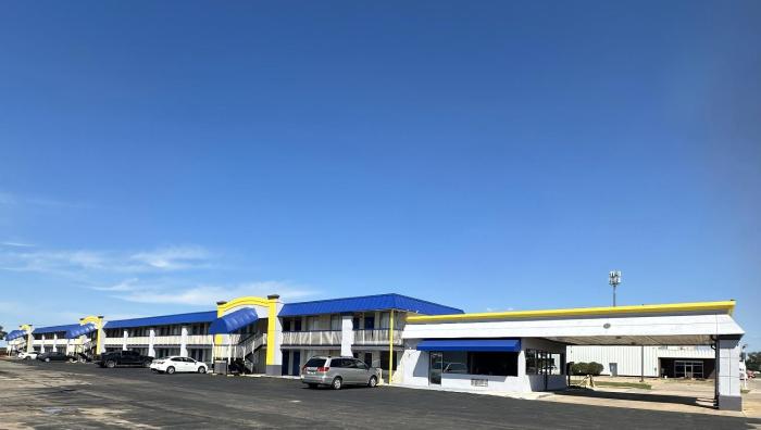 days inn by wyndham salina south