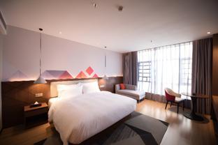 borrman hotel baise high speed railway station hengning plaza