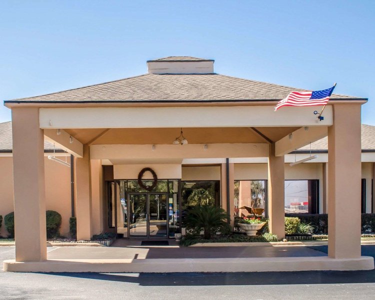 quality inn and suites pensacola bayview