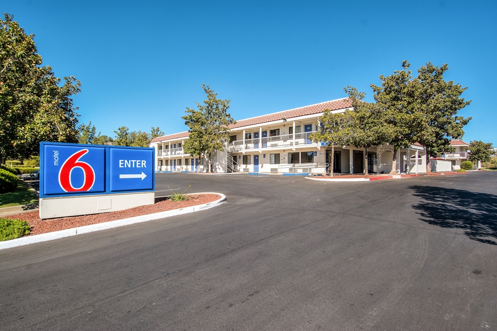 motel 6 redding ca south