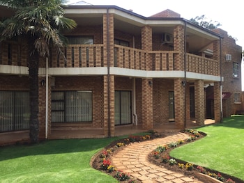 Lapeng Village,Brakpan>>Benoni,3 star