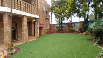 Lapeng Village,Brakpan>>Benoni,3 star