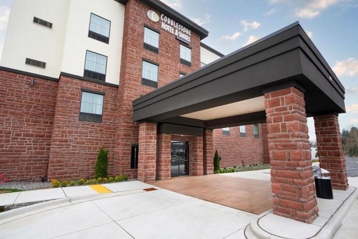 Cobblestone Hotel & Suites - Lynden,,3 star