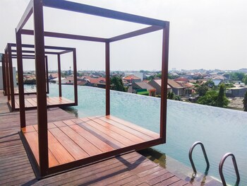 comfort 1br without living room at grand kamala lagoon apartment