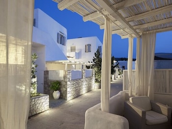 Delmar Apartments & Suites - Delmar Collection,Milos>>Adamas,2 star