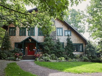 Deer Mountain Inn,,2 star
