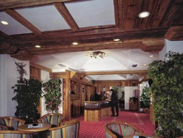 Hotel Il Caminetto,Canazei>>Campitello Di Fassa,3.5 star