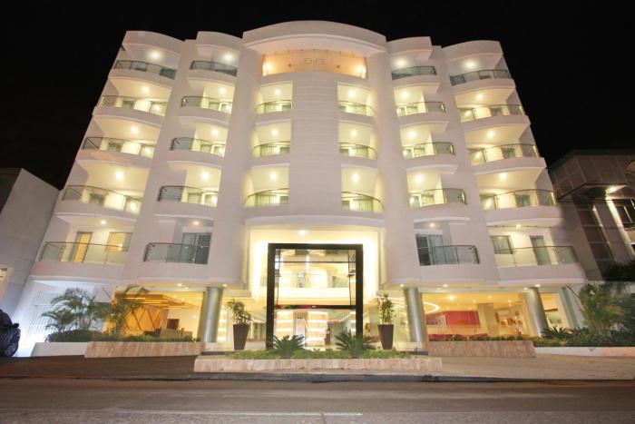 hotel atrium plaza