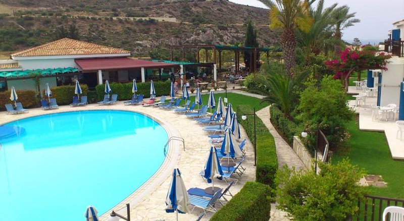 Hylatio Tourist Village,Paphos>>Limassol,3 star