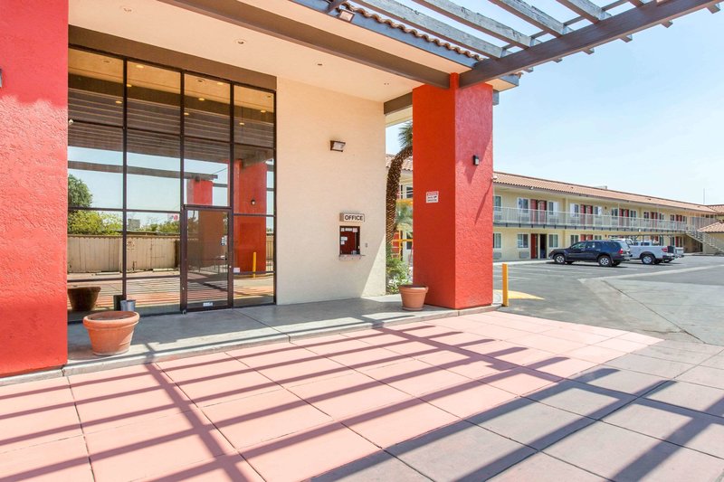 baymont by wyndham bakersfield