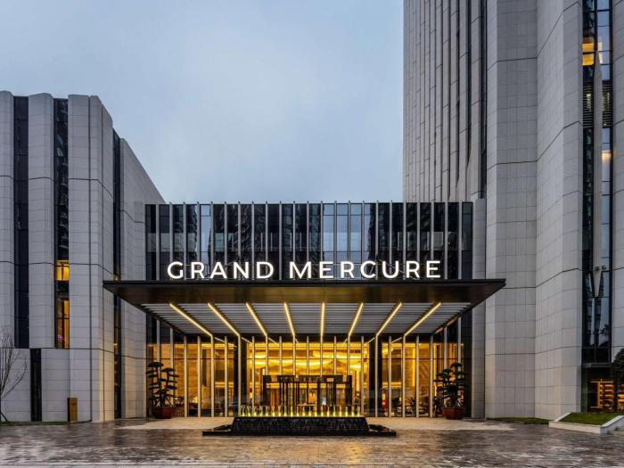 grand mercure yichang waitan