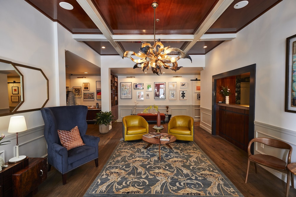 The Oliver Hotel
