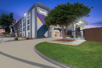 spark by hilton grand prairie