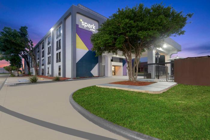 spark by hilton grand prairie