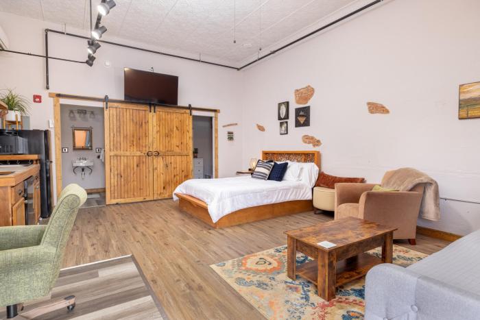 Hartwell Suites,,2 star