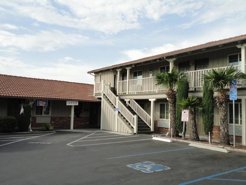 escondido inn