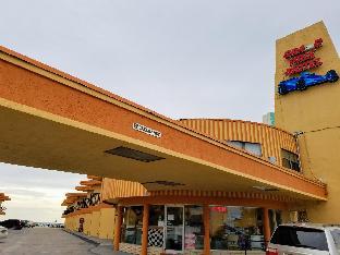 grand prix motel on the beach