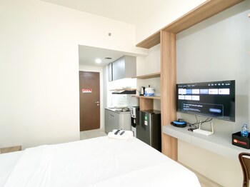 homey and well design studio transpark juanda bekasi timur apartment