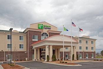 Holiday Inn Express Pembroke By Ihg,Pembroke>>Lumberton,3 star