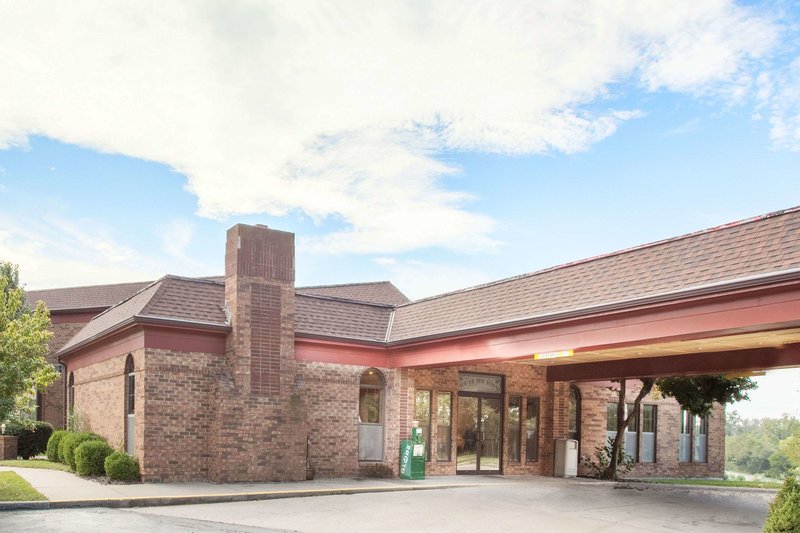 Super 8 By Wyndham Atchison,Leavenworth>>Atchison,2 star