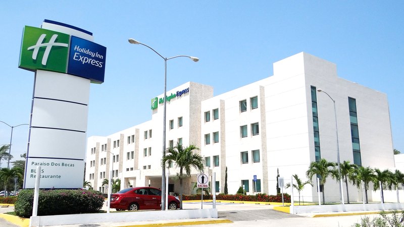 holiday inn express paraiso dos bocas by ihg