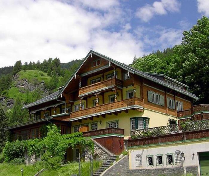 Hotel Kaiservilla,Heiligenblut>>Grosskirchheim,4 star