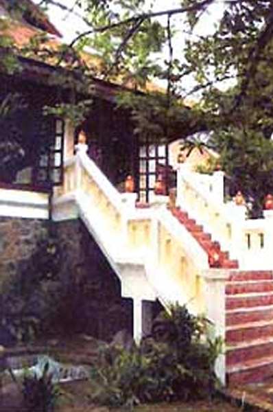 Santi Resort & Spa,Near Wat Manorom,4 star