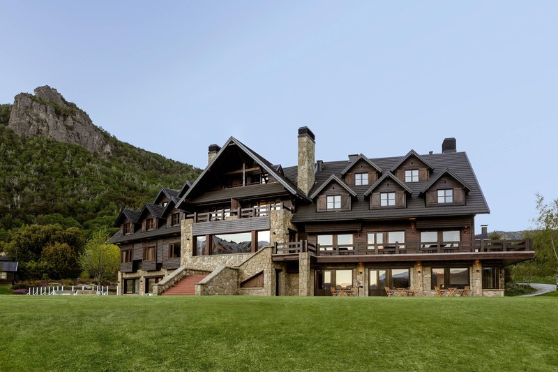 Arelauquen Lodge, A Tribute Portfolio Hotel,Playa Bonita>>Lago Gutierrez,5 star