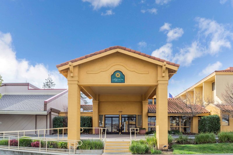 La Quinta Inn & Suites By Wyndham Redding,Shasta>>Redding,3 star
