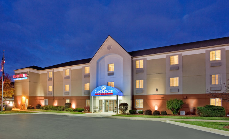 Candlewood Suites Rockford, An Ihg Hotel,Winnebago>>Rockford,2.5 star