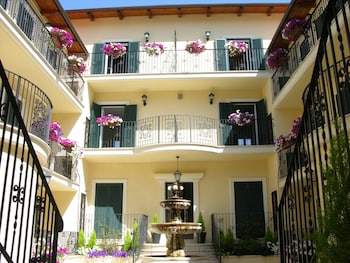 aurelia vatican apartments