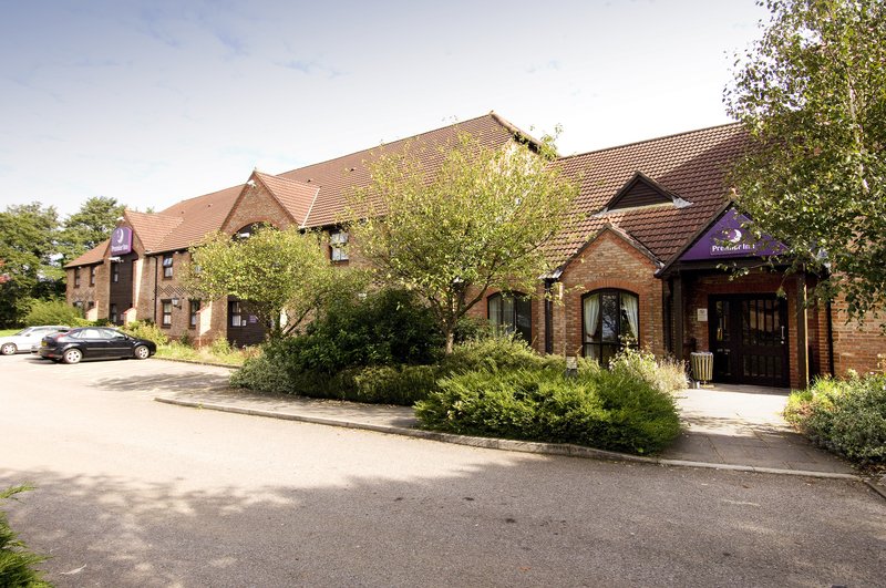 premier inn bridgend m4 j35
